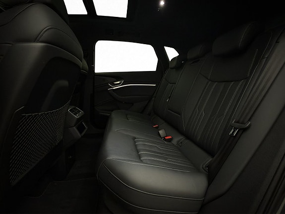 Audi Q8 14 of 30