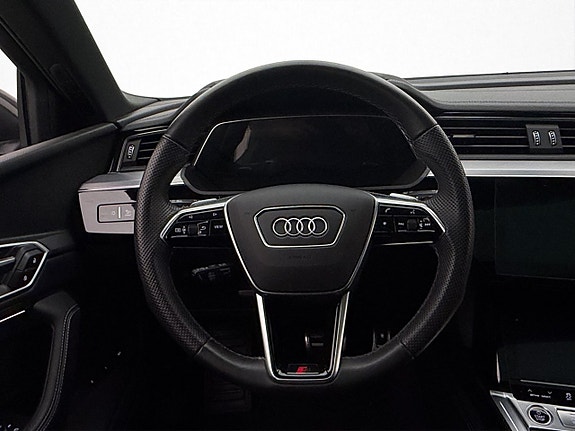 Audi Q8 16 of 30