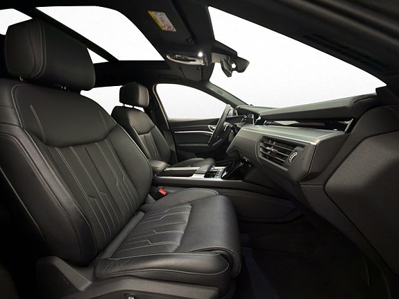 Audi Q8 13 of 30