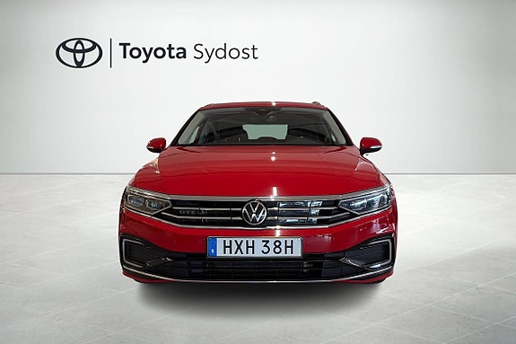 Volkswagen Passat 4 of 11