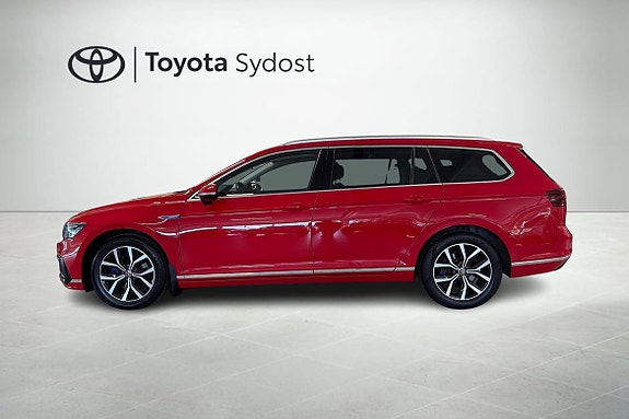 Volkswagen Passat 2 of 11