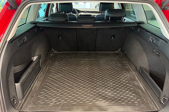 Volkswagen Passat 7 of 11