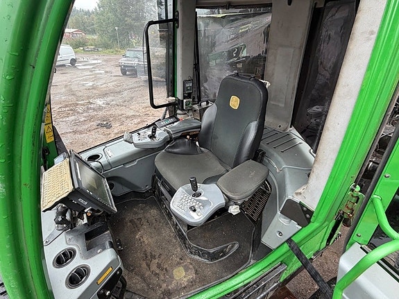 John Deere 1210 E 9 of 15