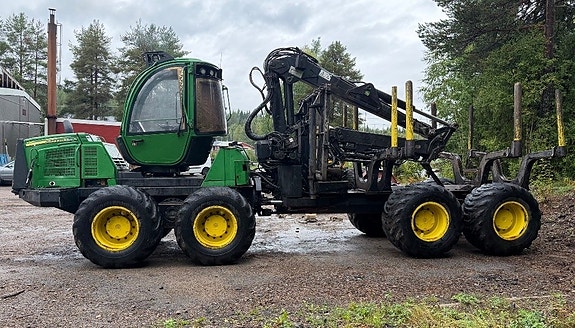John Deere 1210 E 2 of 15