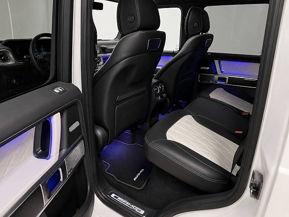 Mercedes-Benz G500 8 of 17