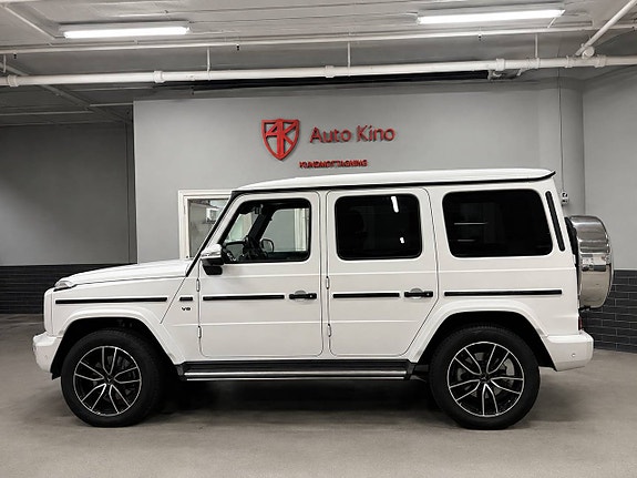 Mercedes-Benz G500 2 of 17