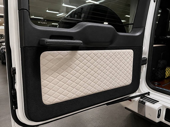 Mercedes-Benz G500 14 of 17