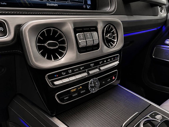 Mercedes-Benz G500 11 of 17