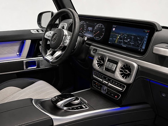 Mercedes-Benz G500 9 of 17