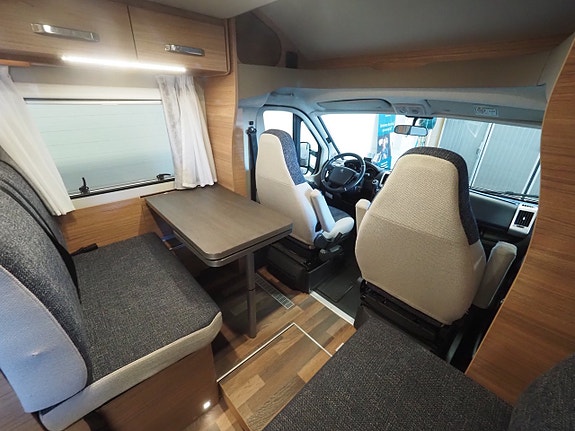 Weinsberg Carasuite 650 MF ALDE Markis Taksäng Cykelställ Kamera Fransk bädd 165hk 6 of 22