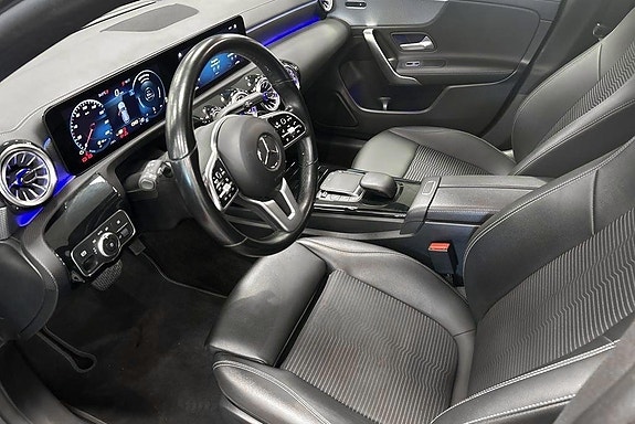 Mercedes-Benz CLA200 8 of 14