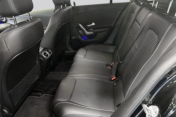 Mercedes-Benz CLA200 9 of 14