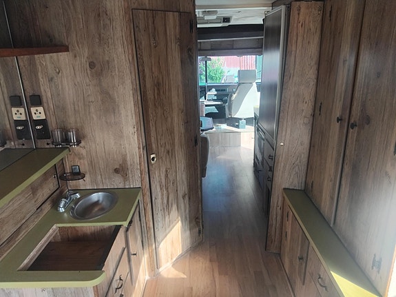 Winnebago 1976 WINNEBAGO INDIAN MOTORHOME 12 of 17