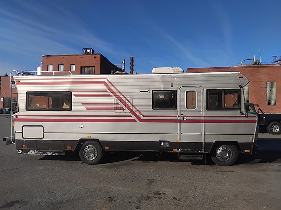 Winnebago 1976 WINNEBAGO INDIAN MOTORHOME 5 of 17
