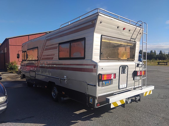 Winnebago 1976 WINNEBAGO INDIAN MOTORHOME 4 of 17
