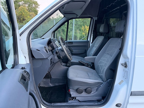 Ford Transit Connect 3 of 16