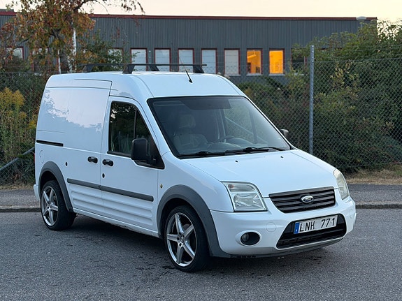 Ford Transit Connect 4 of 16