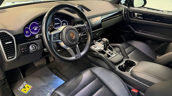 Porsche Cayenne 13 of 25