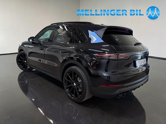 Porsche Cayenne 4 of 25