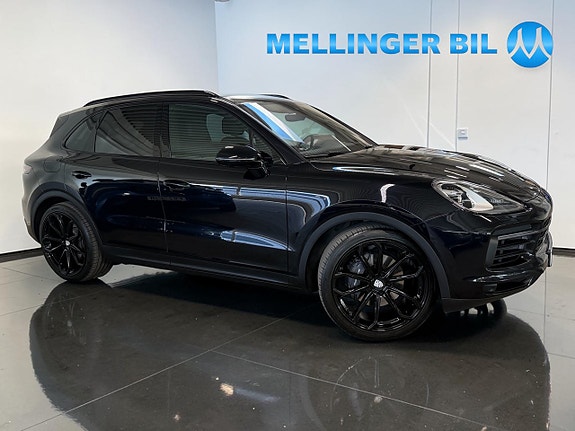 Porsche Cayenne 2 of 25