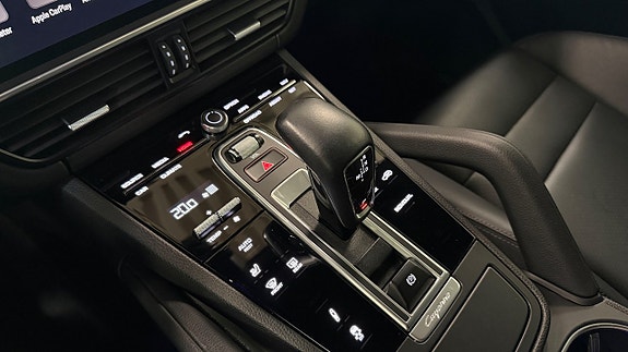 Porsche Cayenne 25 of 25