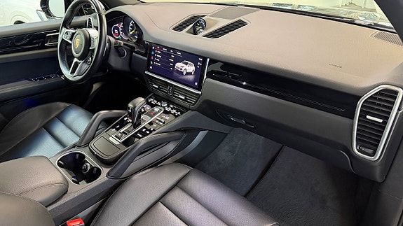 Porsche Cayenne 12 of 25