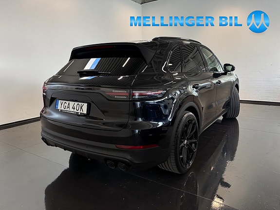 Porsche Cayenne 3 of 25