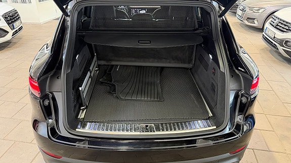 Porsche Cayenne 10 of 25