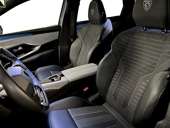 Peugeot 5008 5 of 16