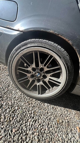 BMW 325i 12 of 14