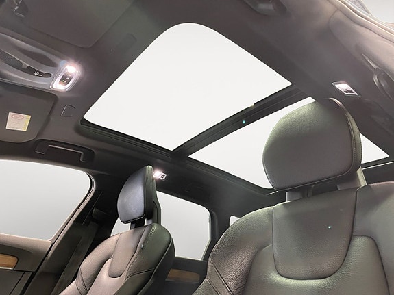 Volvo V90 22 of 26