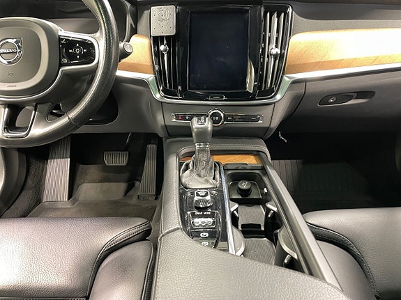 Volvo V90 17 of 26
