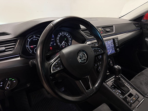 Skoda Superb 8 of 16