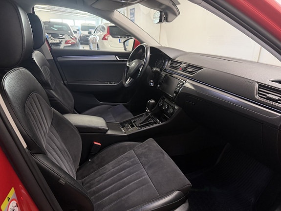 Skoda Superb 13 of 16