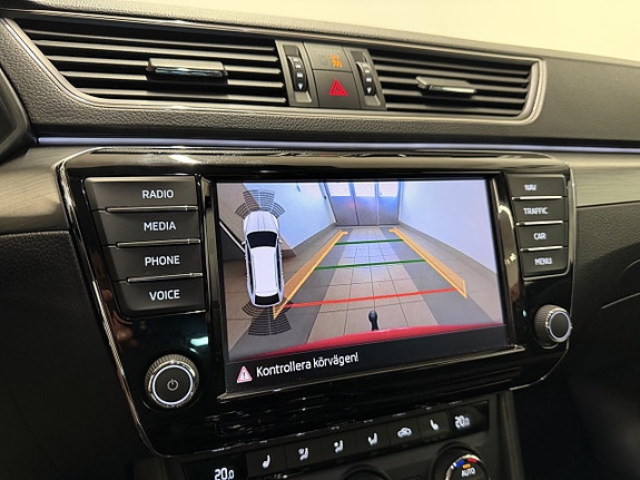 Skoda Superb 9 of 16