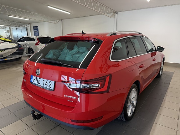 Skoda Superb 5 of 16