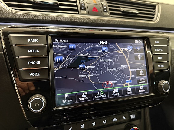 Skoda Superb 10 of 16