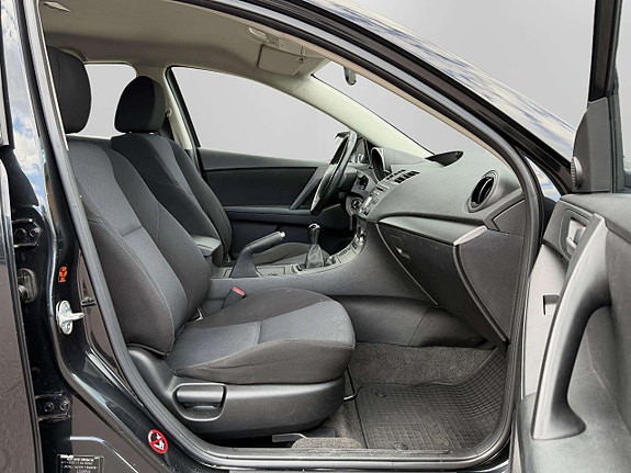 Mazda 3 18 of 19