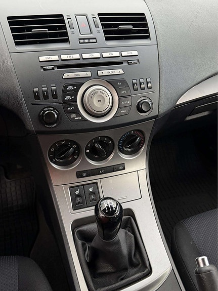 Mazda 3 14 of 19