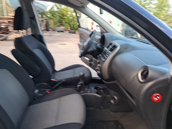 Nissan Micra 16 of 23
