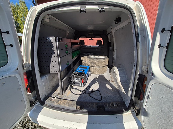 Volkswagen Caddy Maxi 4 of 7