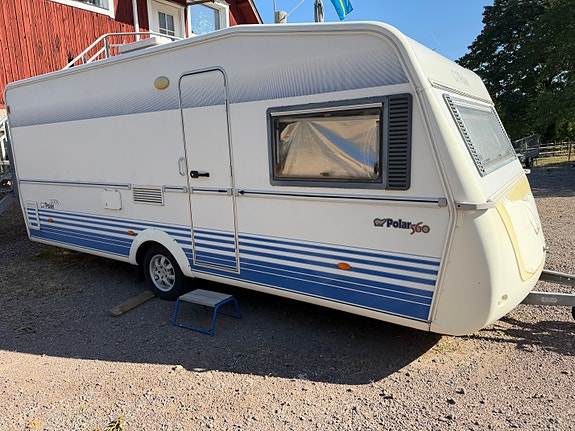 Polar 560 2 of 9