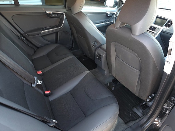 Volvo V60 10 of 12