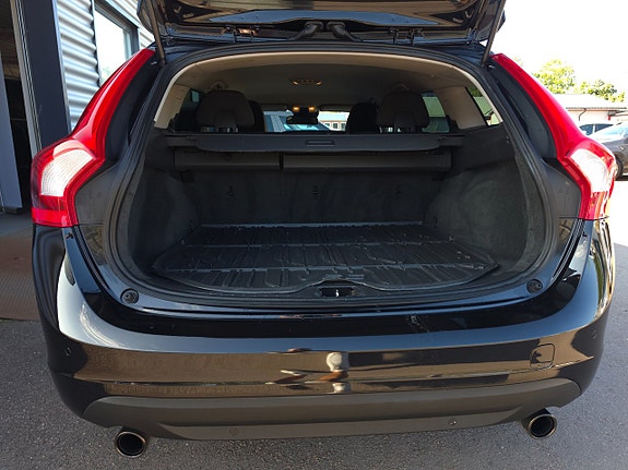 Volvo V60 12 of 12