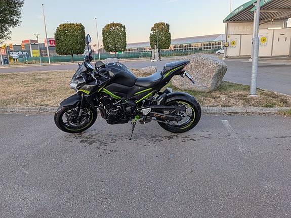 Kawasaki Z900 2 of 3