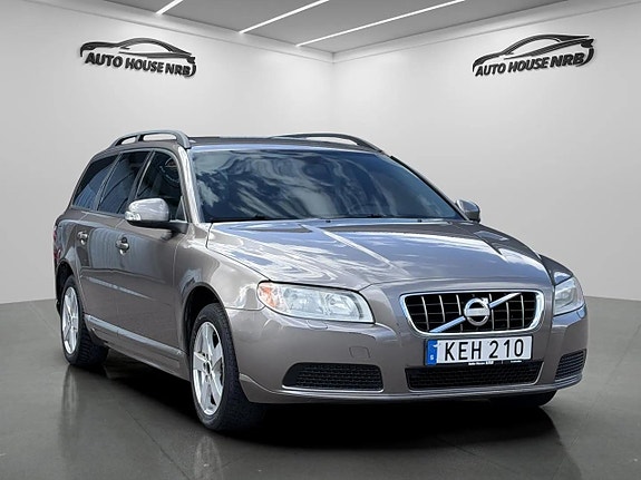 Volvo V70 5 of 28