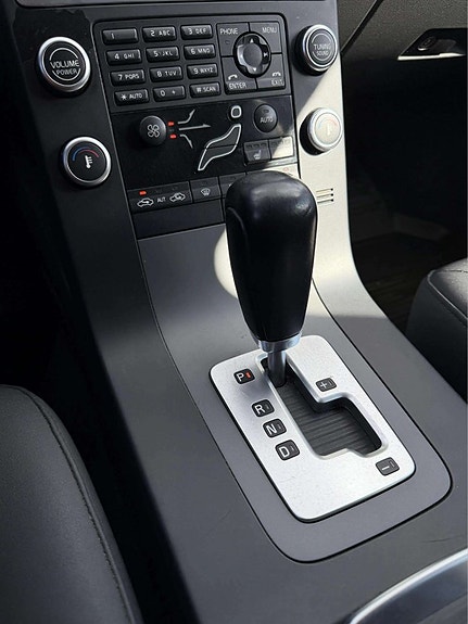 Volvo V70 16 of 28