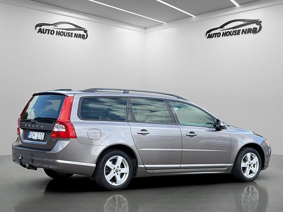 Volvo V70 10 of 28