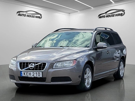 Volvo V70 3 of 28