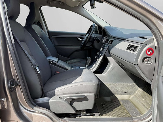 Volvo V70 22 of 28